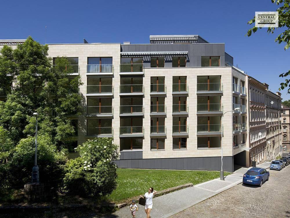 Mozart Central Apartments With Garage Prague Extérieur photo